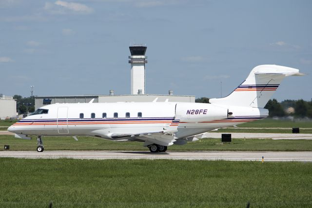 Bombardier Challenger 300 (N28FE) - August 2013