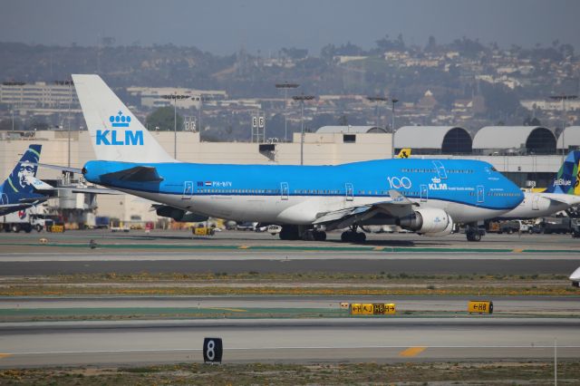 Boeing 747-400 (PH-BFV)