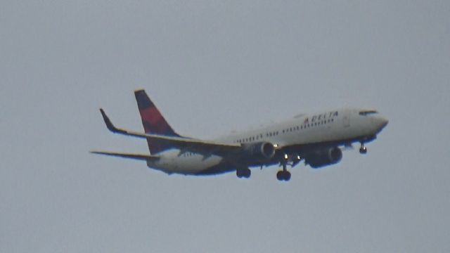 Boeing 737-800 (N3769L) - Finally some Delta action! 