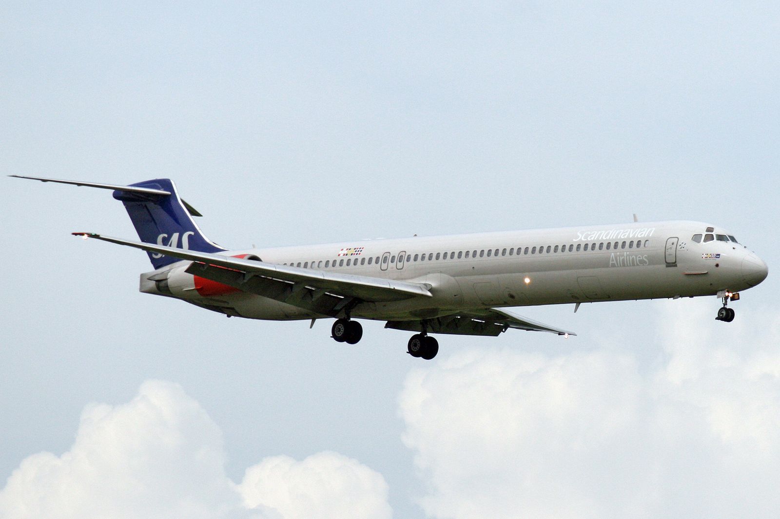 McDonnell Douglas MD-81 (SE-DIS)