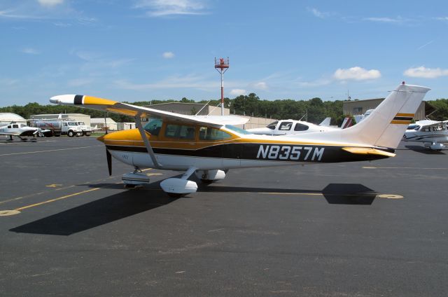 Cessna Skylane (N8357M)