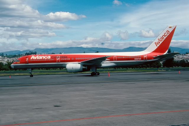 Boeing 757-200 (N987AN)