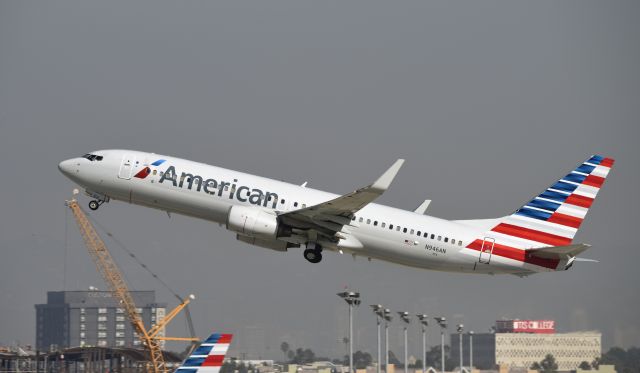Boeing 737-800 (N946AN) - Departing LAX