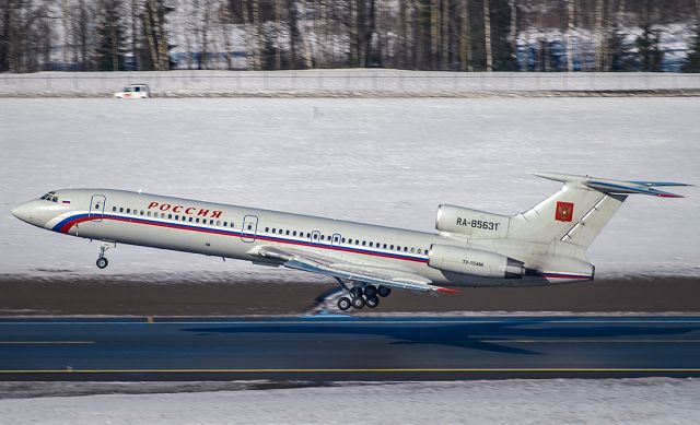 Tupolev Tu-154 (RA-85631)