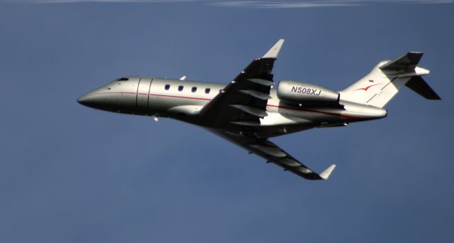 Bombardier Challenger 300 (N508XJ) - Shortly after departure is this 2003 Bombardier Challenger 300 from the Autumn of 2020. 