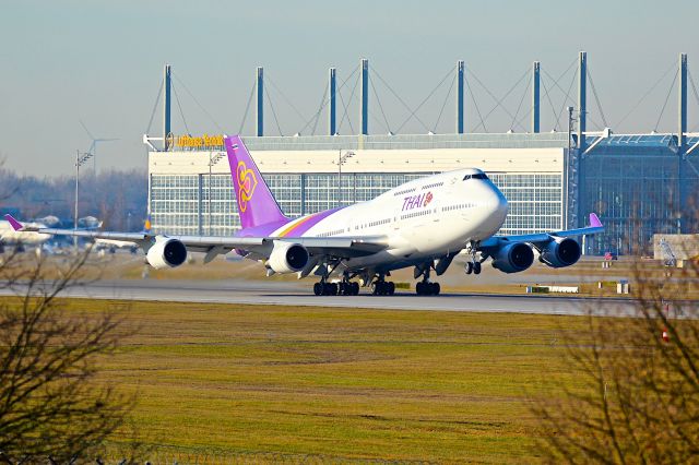 Boeing 747-200 (HS-TGY)