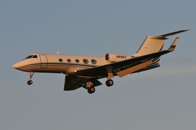 Gulfstream Aerospace Gulfstream 3 (N818EC) - N818EC coming in to land at BWI airport