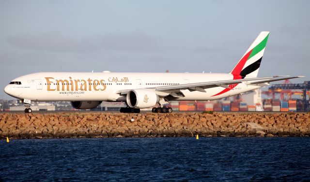 BOEING 777-300ER (A6-ECS) - Taxiing to T1 Terminal