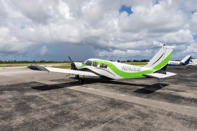 Piper Saratoga (N242EB)