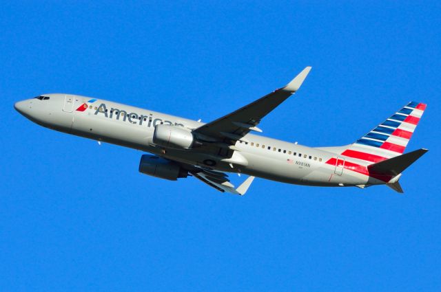 Boeing 737-800 (N981AN) - American - N981AN - B737-800 - Departing KDFW 11/17/2013