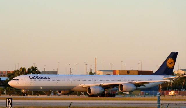 Airbus A340-600 (D-AIHX)