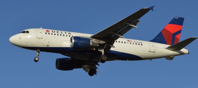 Airbus A319 (N343NB)