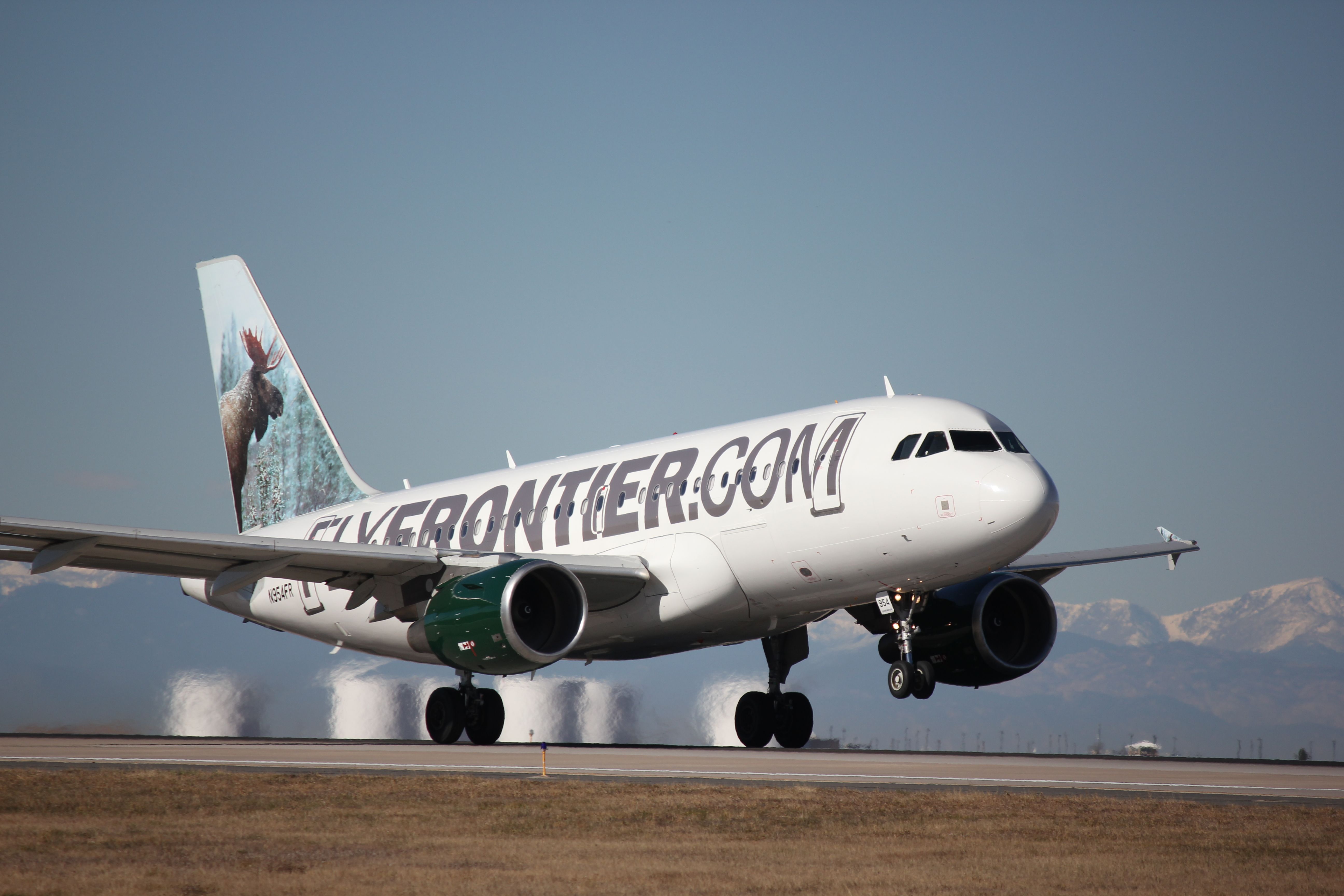 Airbus A319 (N954FR) - Departing runway 8