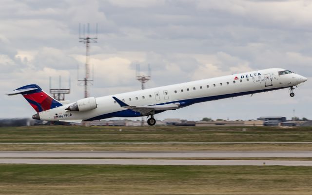 Canadair Regional Jet CRJ-900 (N679CA)