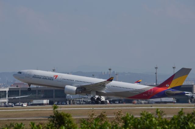 Airbus A330-300 (HL7741)