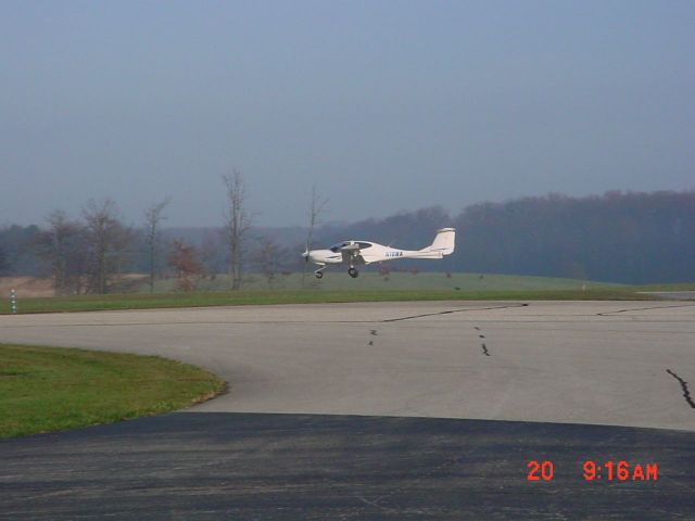 Diamond Star (N16NA) - Touch n go rwy 27 11/20/2009