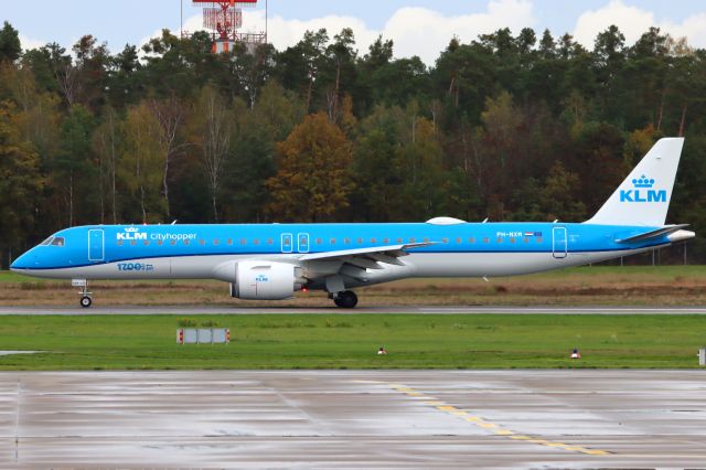 EMBRAER ERJ-190-400 (PH-NXM)