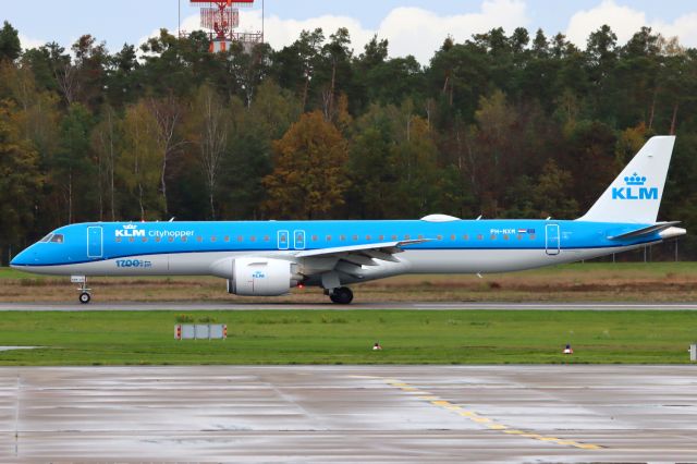 EMBRAER ERJ-190-400 (PH-NXM)