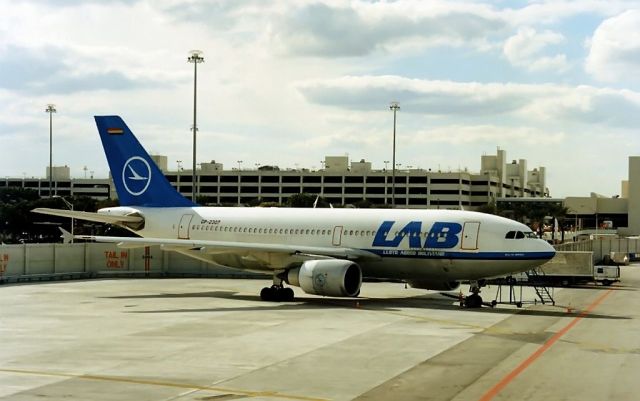 Airbus A310 (CP-2307)