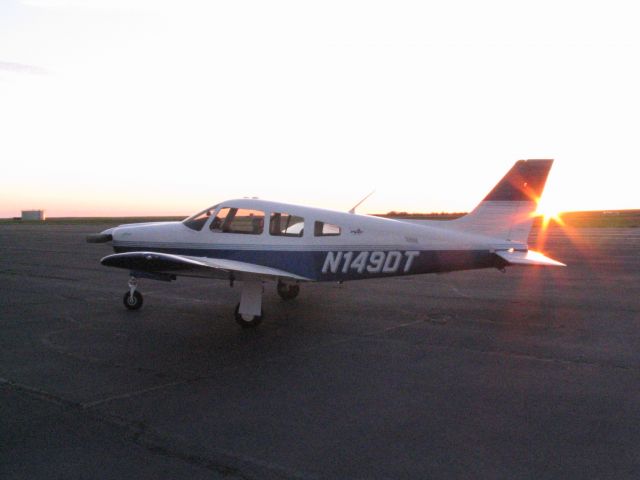 Piper Cherokee Arrow (N149DT)