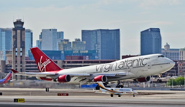 Learjet 45 — - N922KM Learjet 45XR serial 340 - G-VXLG  Virgin Atlantic Airways Boeing 747-41R  (cn 29406/1177) Ruby Tuesday - Las Vegas - McCarran International Airport (LAS / KLAS)br /USA - Nevada May 28, 2015br /Photo: Tomás Del Coro