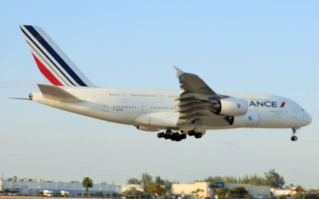 Airbus A380-800 (F-HPJH)