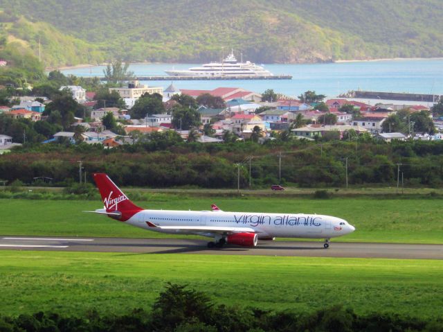 Airbus A330-300 (G-VKSS)