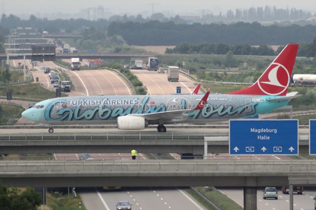 Boeing 737-800 (TC-JHL)