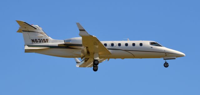 Learjet 31 (N631SF)