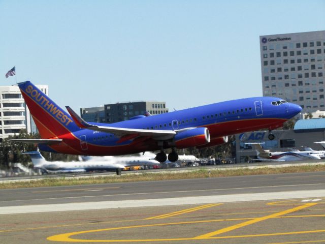 Boeing 737-700 (N283WN) - Taking off RWY 20R