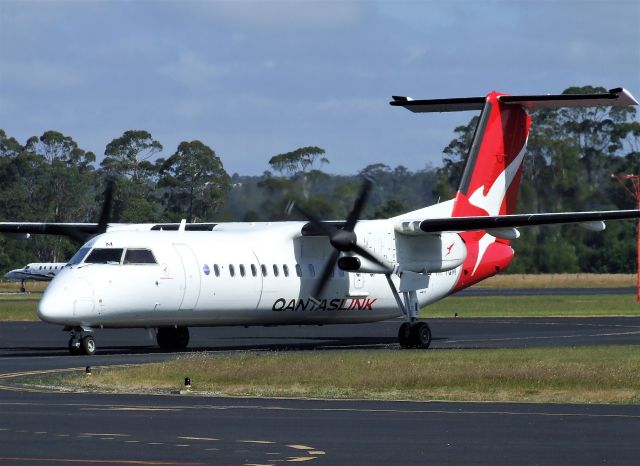 de Havilland Dash 8-300 (VH-TQM) - Qantaslink Bombardier Dash 8-315Q VH-TQM msn 604 at Wynyard Airport Tasmania Australia. 10 January 2023.