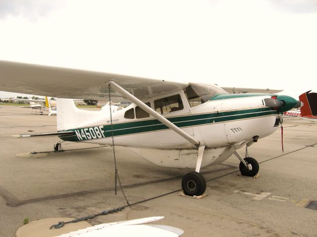 Cessna Skywagon (N4508F) - PARKED AT FULLERTON