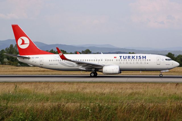 Boeing 737-800 (TC-JGU)