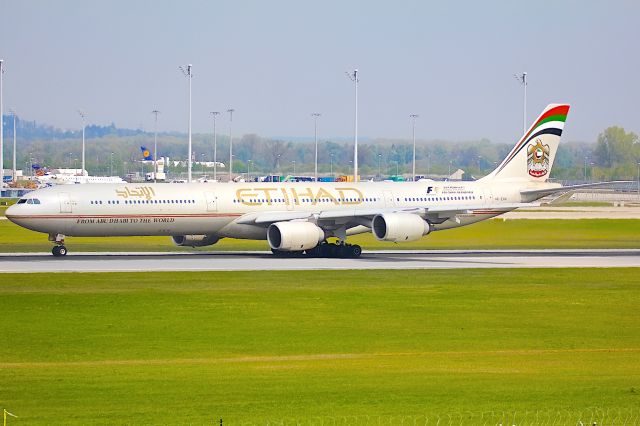 Airbus A340-600 (A6-EHH)