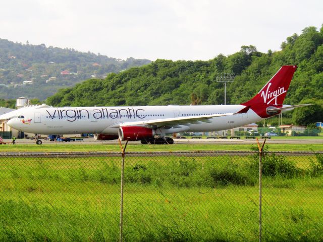 Airbus A330-300 (G-VLUV)