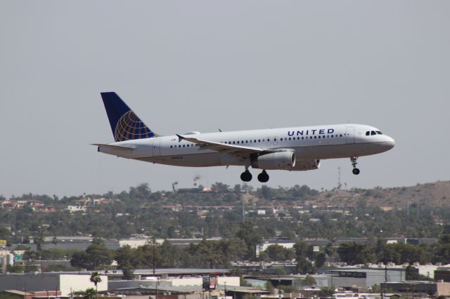 Airbus A320 (N405UA)