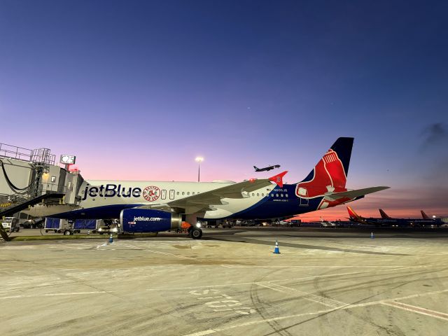 Airbus A320 (N605JB) - Sunrise 02/11/25br /Red Sox Specialbr /Thanks Tim
