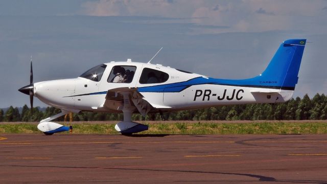 Cirrus SR-22 (PR-JJC)