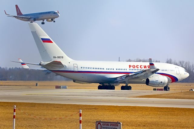 Ilyushin Il-96 (RA-96019)