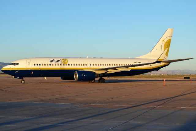 Boeing 737-800 (N732MA)