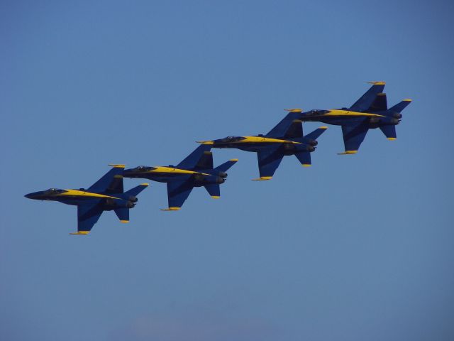 McDonnell Douglas FA-18 Hornet — - MCAS Miramar Airshow 2008  San Diego, CA  The Blue Angel right echelon pass!