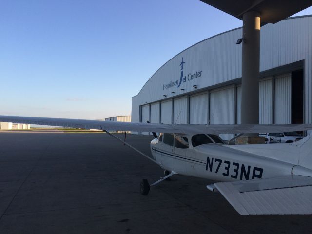 Cessna Skyhawk (N733NB)