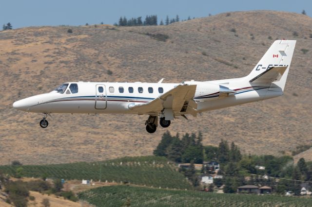 Cessna Citation V (C-FTOM) - On final for runway 23 from YYC.