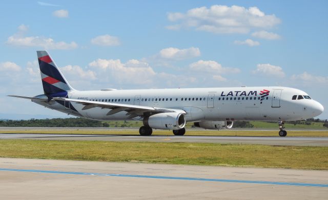 Airbus A321 (PT-MXE)