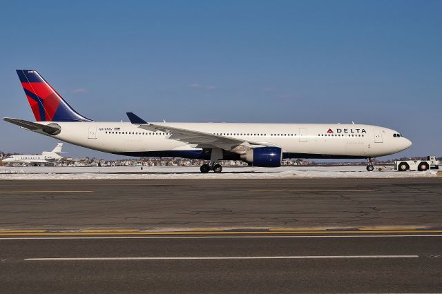 Airbus A330-300 (N818NW) - More winglets !