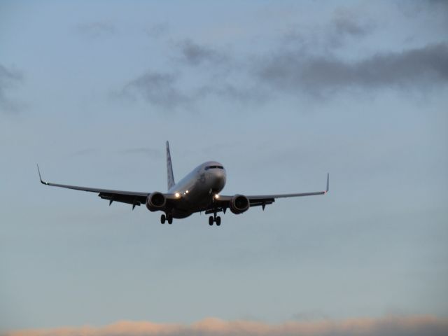 Boeing 737-800 (VH-YIM)