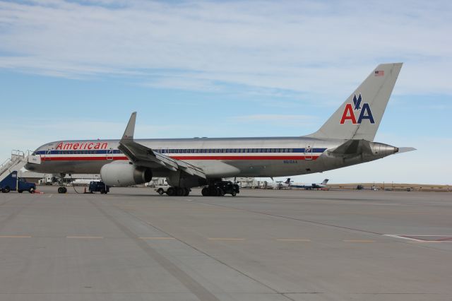 Boeing 757-200 (N610AA)