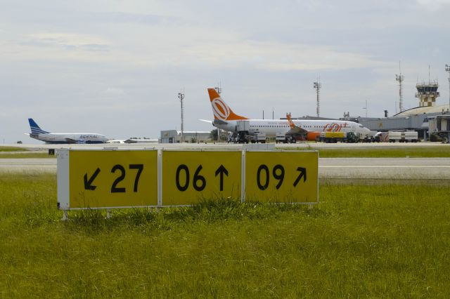 Boeing 737-700 (PR-GUZ) - Pistas do aerodromobr /2º Spotter Day Infraero SLZ (SBSL)