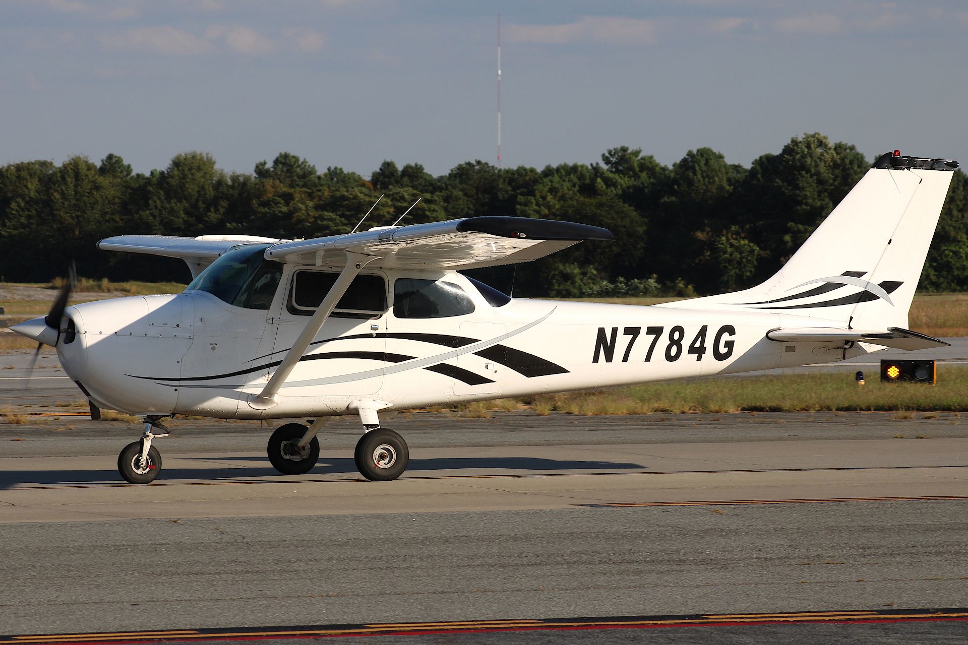 Cessna Skyhawk (N7784G) - 1970 Cessna 172L Skyhawk owned by ALL2FLY Aviation Academy. Photo taken on 10/1/2020.