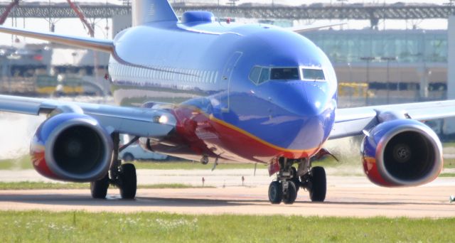 Boeing 737-700 (N7713A)